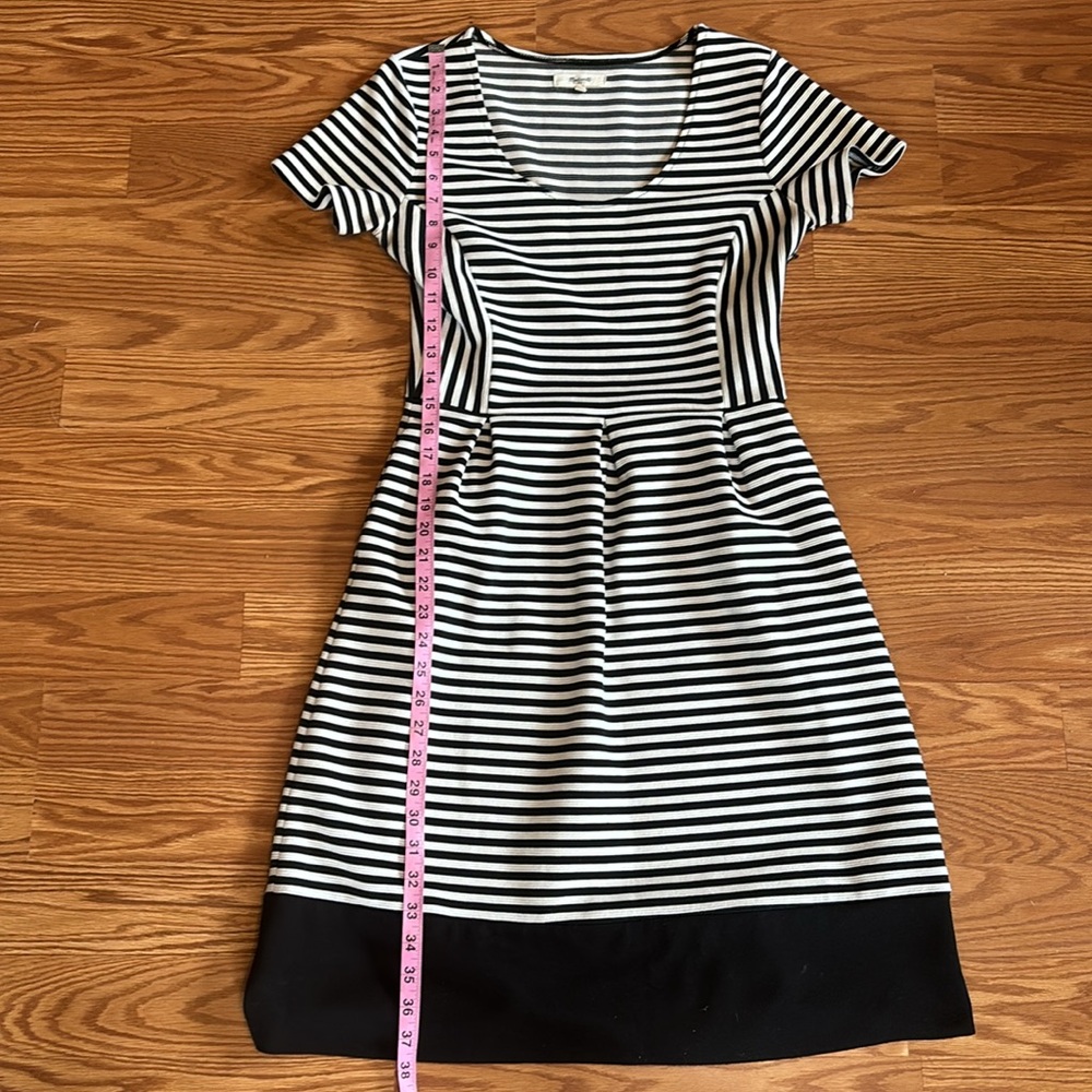 Madewell Black and White Stripe Scoop Neck Fit & Flare Short Sleeve Dress Size 6 - Picture 11 of 14